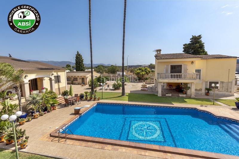 Xalet a Son Ramonell-Es Figueral. Tres casas independientes en venta con piscina, jardín y huerto