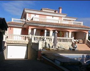 Chalet in Sa Cabaneta. Chalet en venta con 5 habitaciones y piscina en sant marçal de m