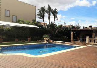 Chalet in Sa Cabaneta. Chalet en venta con 5 habitaciones y piscina en sant marçal de m