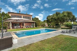 Chalet in Puntiró. Chalet de lujo en venta con garaje, piscina y 7.708 m2 de terren