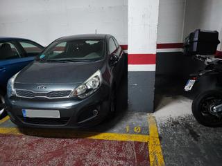 Parking coche en De vèlia 12