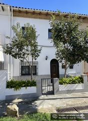Casa adossada a Sant Andreu de Palomar