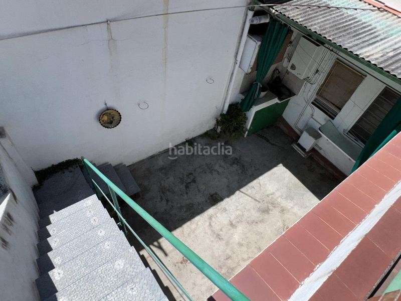 Foto 228856a5-a54b-4ebc-9c6c-f299ecbb16fd. Casa adosada chalet con carácter, tu oasis urbano donde los sueños encuentran hogar. en Barcelona