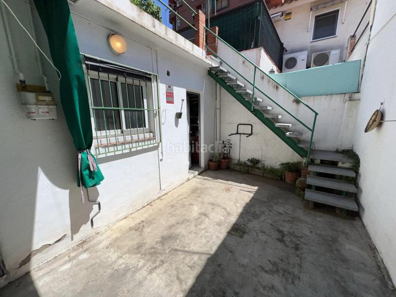 Foto 42b8f269-5407-4feb-8770-b1a747da68e8. Casa adosada chalet con carácter, tu oasis urbano donde los sueños encuentran hogar. en Barcelona