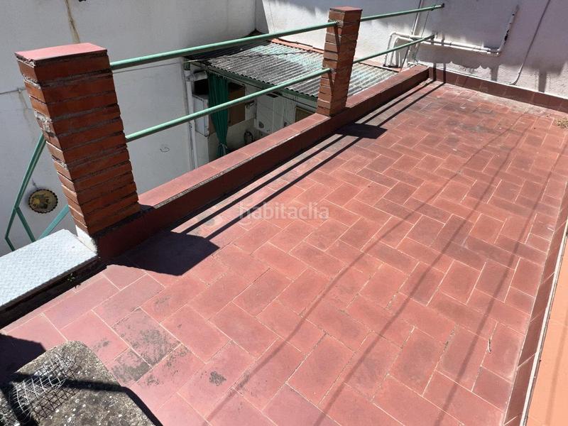 Foto 57f2411e-2a70-4fe9-b3c8-a59c5b603150. Casa adosada chalet con carácter, tu oasis urbano donde los sueños encuentran hogar. en Barcelona
