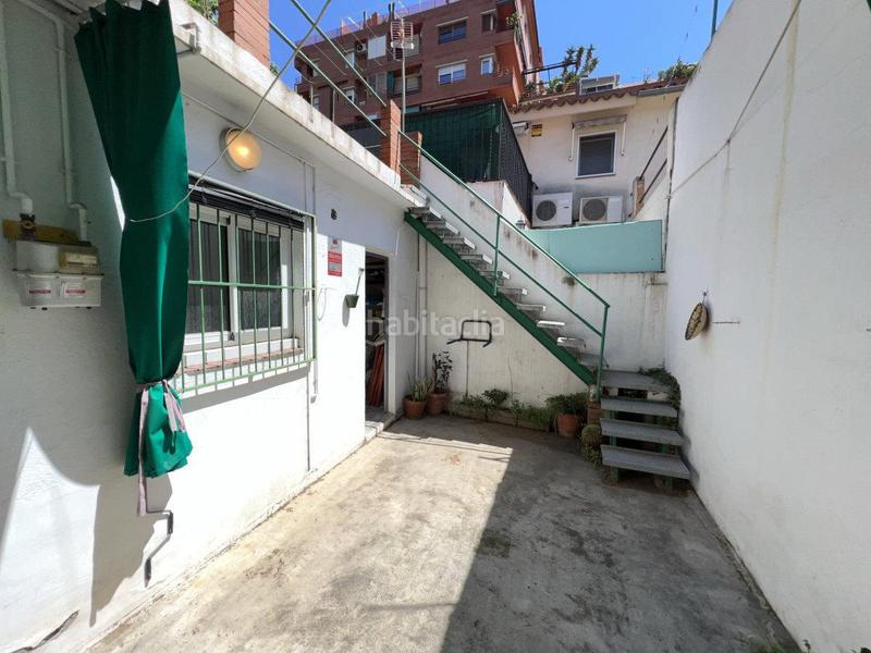 Foto 6265571b-7fd5-4741-b942-c9700fd1acfb. Casa adosada chalet con carácter, tu oasis urbano donde los sueños encuentran hogar. en Barcelona