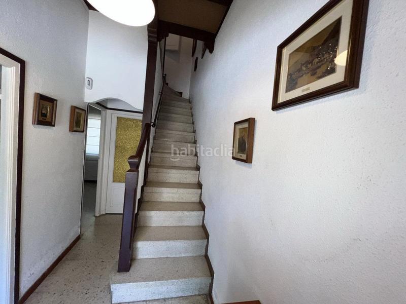 Foto 8410b79f-64e3-446d-8802-f47d14c5d1c3. Casa adosada chalet con carácter, tu oasis urbano donde los sueños encuentran hogar. en Barcelona