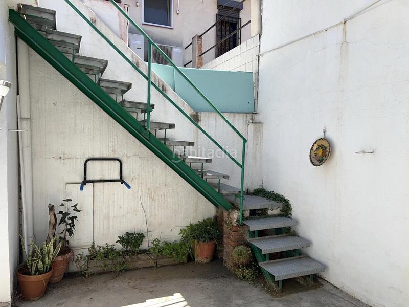 Foto 8a558fc3-741c-4e74-a7a7-2420395ab3d4. Casa adosada chalet con carácter, tu oasis urbano donde los sueños encuentran hogar. en Barcelona