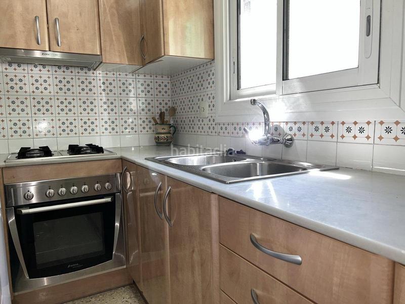 Foto dac36c8e-1672-4ab9-b7c9-b93f2e43712c. Casa adosada chalet con carácter, tu oasis urbano donde los sueños encuentran hogar. en Barcelona