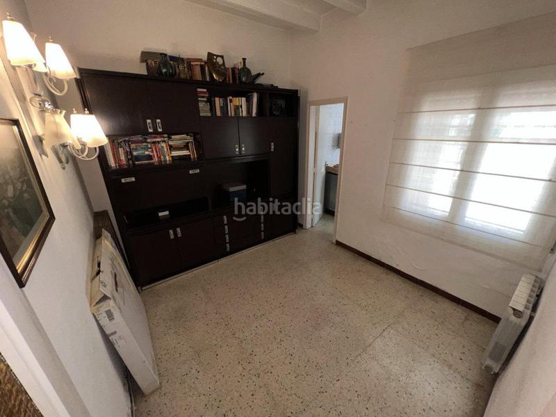 Foto e94051f5-ce58-4583-8642-73b25208b4fa. Casa adosada chalet con carácter, tu oasis urbano donde los sueños encuentran hogar. en Barcelona