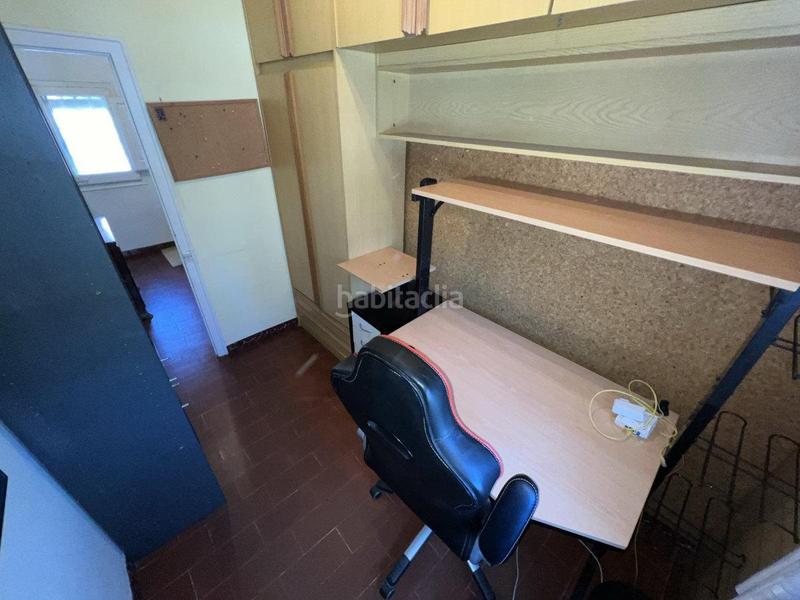 Foto eadb90de-052f-41f4-b0a8-4dc589dd7fd2. Casa adosada chalet con carácter, tu oasis urbano donde los sueños encuentran hogar. en Barcelona