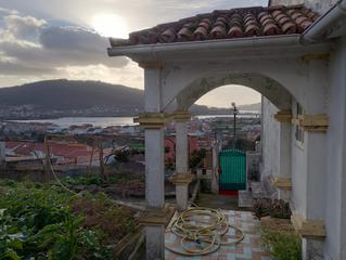 Casa  Manle. Encantadora casa  a reformar en venta en noia, con vistas al mar