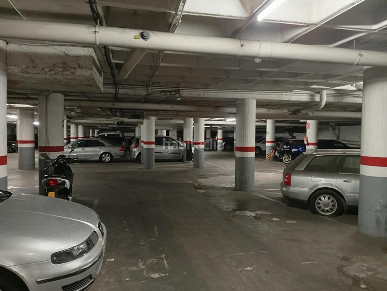 Foto 0ac869d5-589d-4a88-b673-2d5ccbabdf8f. Parking coche en La Sagrera Barcelona