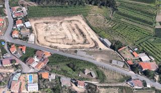 Location Terrain résidentiel à Meis. Se alquila terreno urbano de 15.750 m  ideal para camping o nego