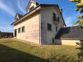 Location Maison  Vilanova. Alquiler  amplia casa unifamiliar en teo a coruña