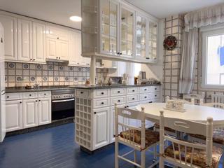 Pis  De eduardo pondal. Acogedor piso en venta en el prestigioso barrio de o ensanche en