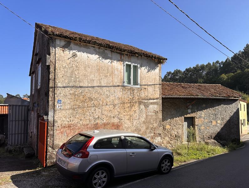 Foto 1cc7c42d-a081-4b65-97fd-9ad91b3ed851. Country house with heating parking in Teo