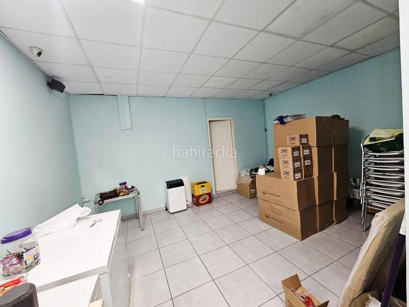 Foto b3013f77-fe2c-4301-8d6d-b321ec7be92f. Local comercial en Turó de la Peira Barcelona