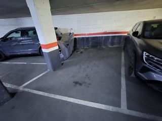 Aparcament cotxe a de Fabra i Puig 289