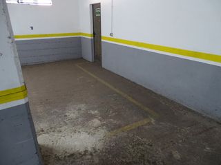 Parking voiture à De fabra i puig 326