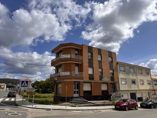 Edifici  Porto. Inmueblesbcn presenta oportunidad estratégica en outes suelo par