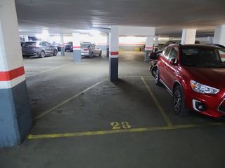 Aparcament cotxe a de Pitàgores 26