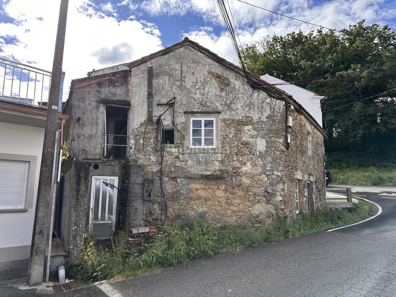 Foto 8f4e18b8-77f0-4216-8513-f1376056e06d. Casa adossada a Noia