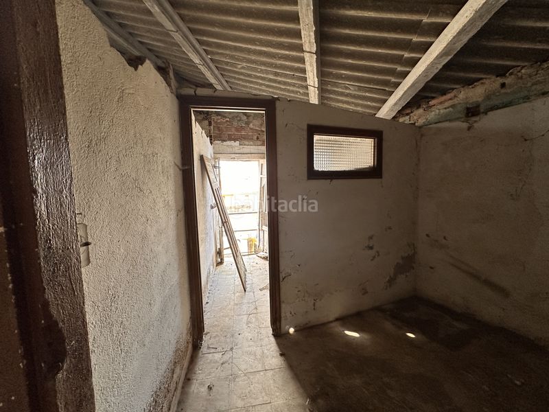 Foto f873fd53-ea82-4be7-aafc-8200d8161f3e. Casa adossada a Noia