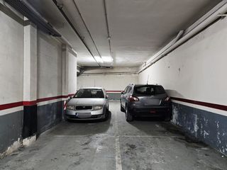 Aparcament cotxe a De l'abat odó 60