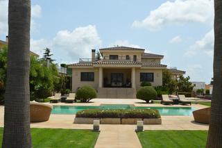 Chalet in Grau - Quintanes. Impresionante villa