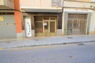 Lloguer Local Comercial a Carrer de les ànimes 30. Se alquila local en vinaròs con salida de humos