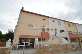 Xalet  N/a. Chalet en venta en pescola en primera lnea de mar.