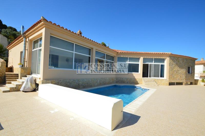 Foto 0f201ff5-4701-4711-8e6d-4d73585c2f35. Chalet con camino parcheggio piscina in closa de Vinaròs - ermita Vinaròs