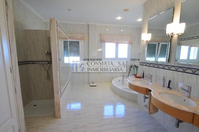 Foto c66d89d3-3e16-41e7-88d0-1d75f43cf8d9. Chalet con camino parcheggio piscina in closa de Vinaròs - ermita Vinaròs