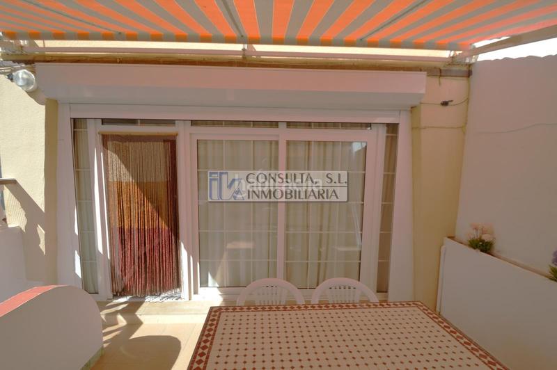 Foto 0726f988-0a5e-4c0d-9f15-636096e669e2. Casa adossada amb calefacció piscina a Casco Urbano Vinaròs