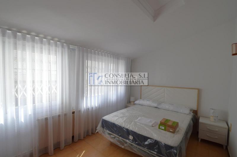 Foto 3180336d-caac-4fc7-9f4b-6151e1375bc8. Casa adossada amb calefacció piscina a Casco Urbano Vinaròs