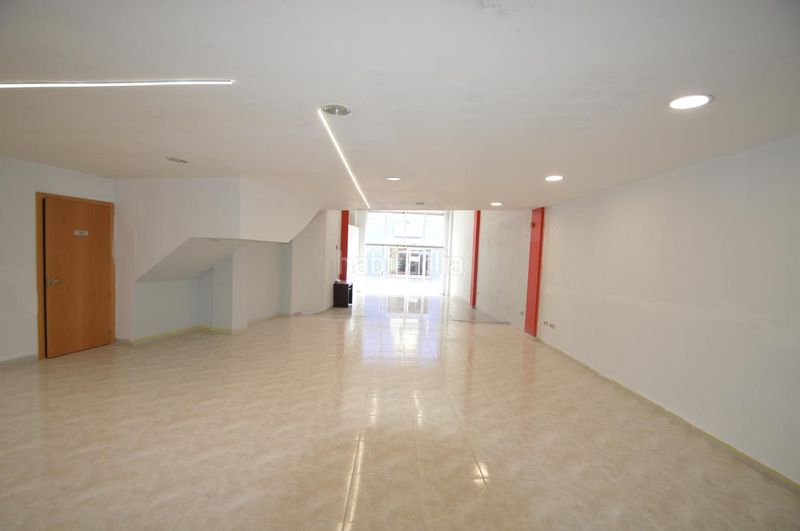 Foto c8462634-e714-42a8-b581-3949d43a38dc. Local comercial a Casco Urbano Vinaròs