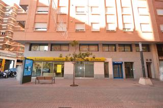 Local Comercial a Carrer del doctor ricardo santos 4. Oficina entresuelo en venta en vinaròs en zona centro.