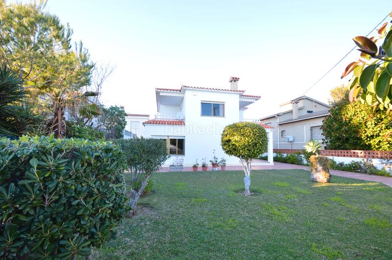 Foto 67383ce8-9b29-4a1d-a4e6-31df299dcf0d. Chalet  en venta, primera línea de mar, (castellón) en Vinaròs
