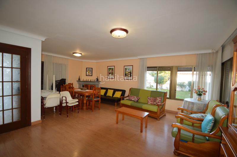 Foto 8927d75b-6379-4238-95bd-9d4b1165b5e3. Chalet  en venta, primera línea de mar, (castellón) en Vinaròs