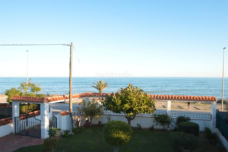 Foto 99065065-b67f-44d0-ba17-8eddf85bf33c. Chalet  en venta, primera línea de mar, (castellón) en Vinaròs