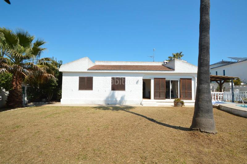 Foto 12930a4f-023c-4f65-b25b-faf9b2dcbfc8. Xalet amb xemeneia aparcament piscina a Costa Norte Vinaròs