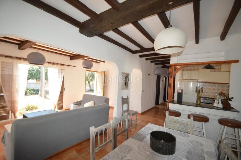 Foto 2e33ccee-daf1-404c-82ee-92dfac2e81c0. Xalet amb xemeneia aparcament piscina a Costa Norte Vinaròs