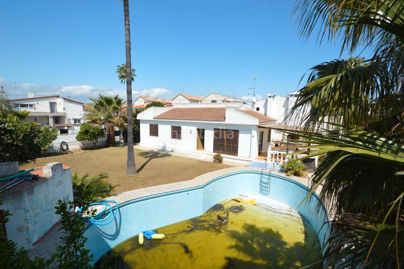 Foto aa1d0eea-be74-4568-a19e-eb1fedf4f69b. Xalet amb xemeneia aparcament piscina a Costa Norte Vinaròs