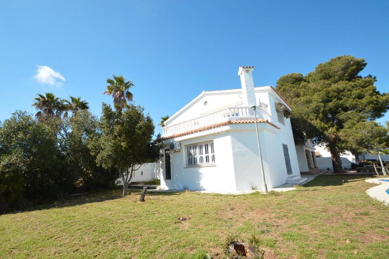 Foto 289466ee-2fca-4358-bae4-637b3171b8e4. Chalet villa en venta en costa sur en Les Salines Vinaròs