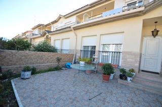 Reihenhaus  Carrer de febrer de la torre. Casa adosada en venta en vinaròs