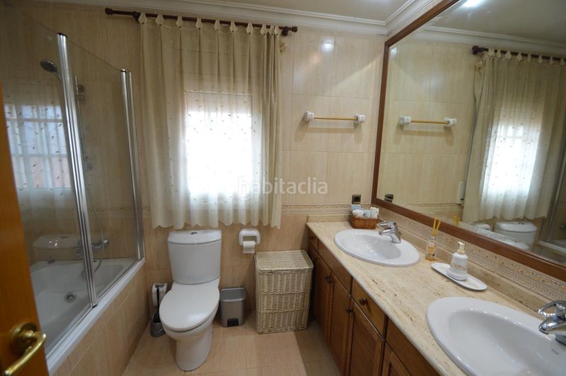 Foto e1a5250f-b046-4499-9127-250ce0afa496. Xalet amb xemeneia calefacció aparcament piscina a Vinaròs