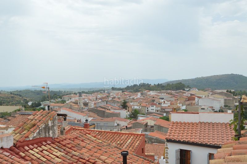Foto 36dd3bc2-d17d-4876-b336-a8b7fd361a5d. Masia amb xemeneia a Xert