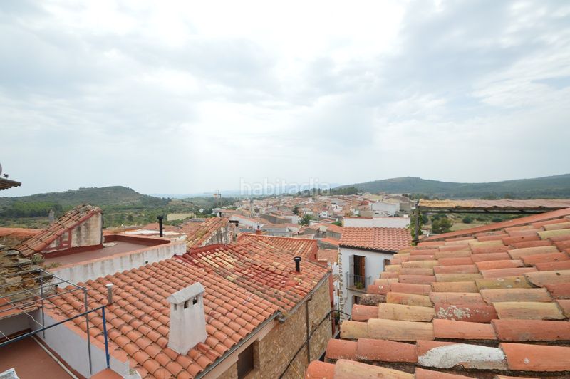 Foto c72478e1-23a4-4363-82ea-226e39e239ee. Masia amb xemeneia a Xert