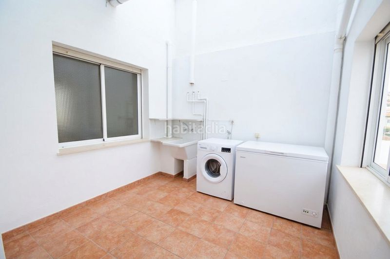 Foto 0c6d104d-bf20-464a-94fc-4a34e30fbf64. Casa adossada amb xemeneia calefacció aparcament a Vinaròs
